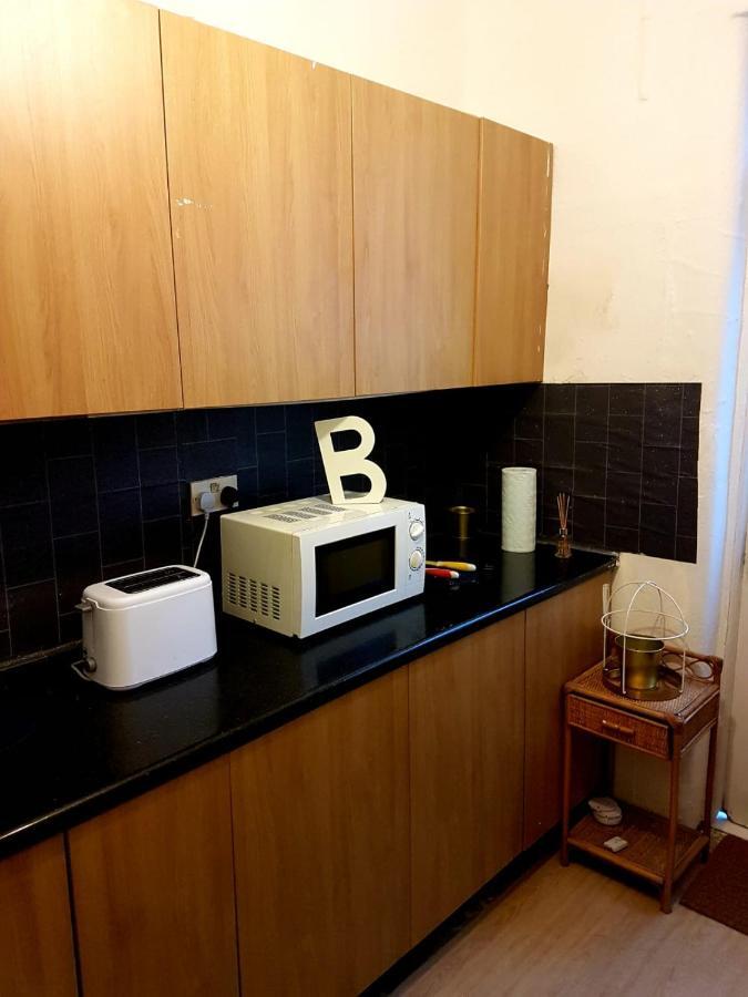 Budget House In Gants Hill Bed and Breakfast Ilford Exterior foto